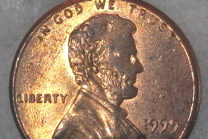 1995-P-Lincoln-Cent-Struck-Through-Grease-On-Face-Weighs-2.5-Grams.